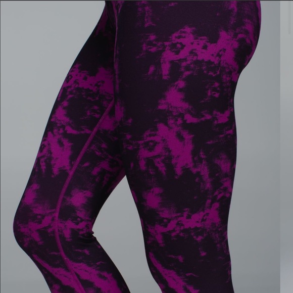 Lululemon Wunder Under Crop - Picture 3 of 10